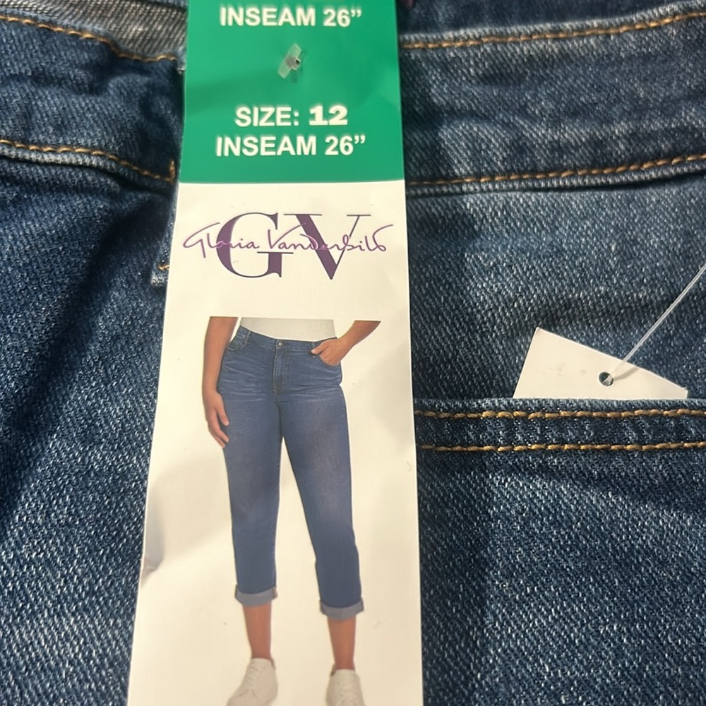 NWT Gloria Vanderbilt Mid Rise Cuffed Boyfriend Jeans Size 12
